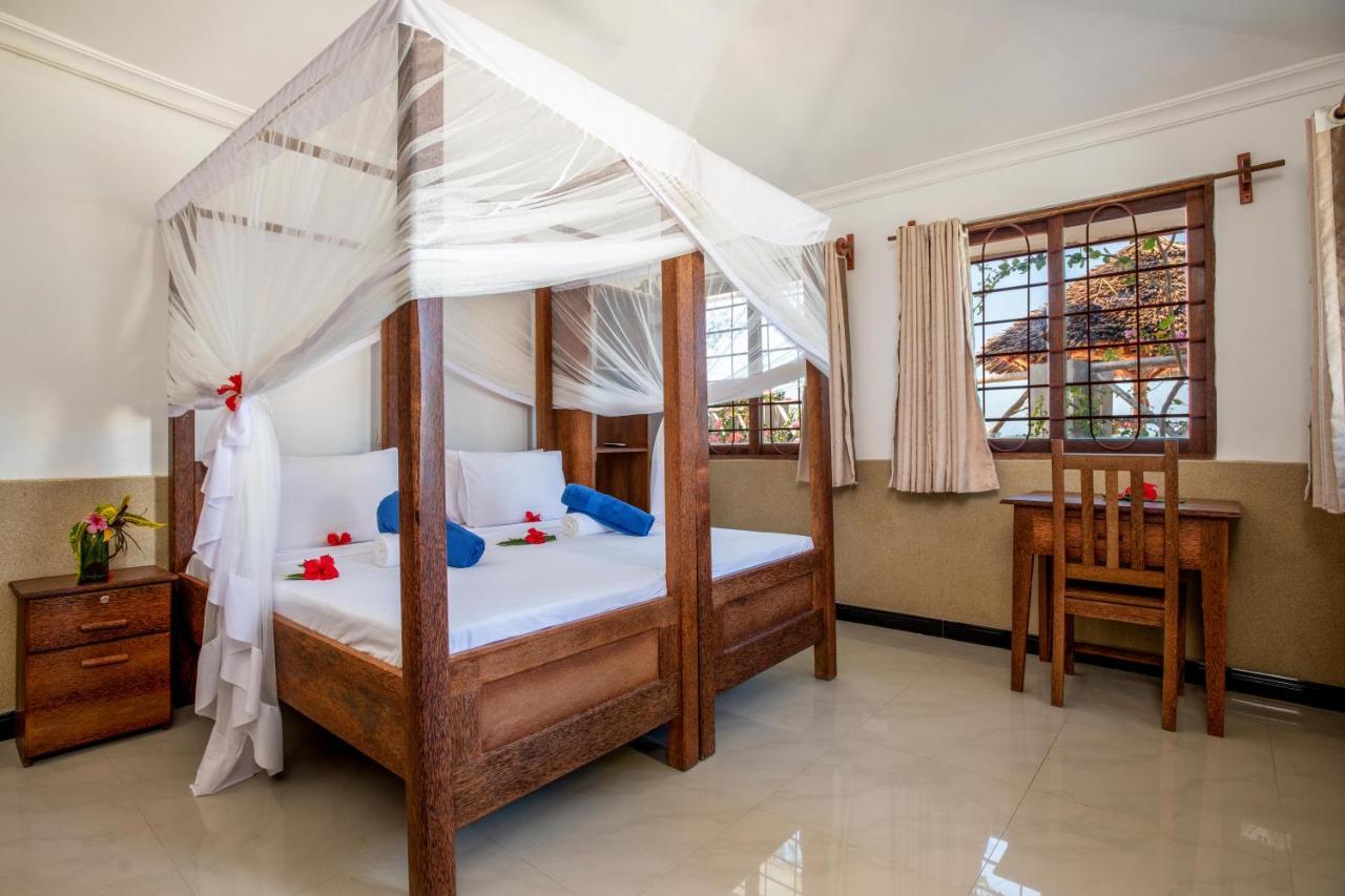Weavers Lodge Pongwe Buitenkant foto